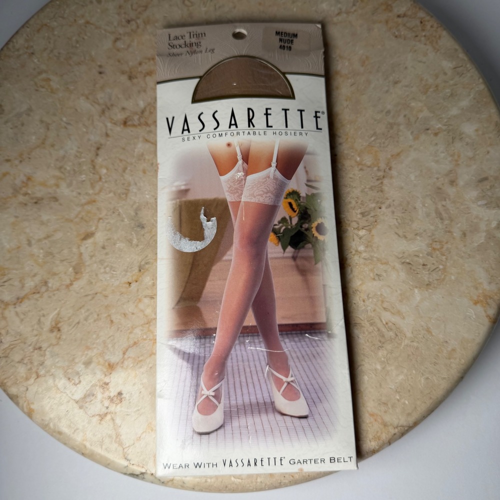Vassarette Lace Trim Stocking Medium Nude Sheer Nylon Garter Hosiery 4010 NWT